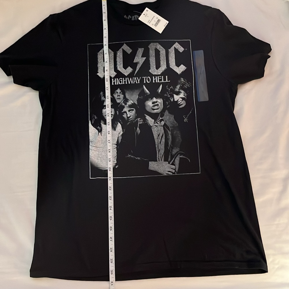NWT AC/DC unisex tee - Picture 6 of 6